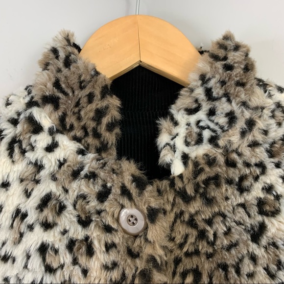 Coldwater Creek Faux Fur Cougar Vest Button - Picture 3 of 6